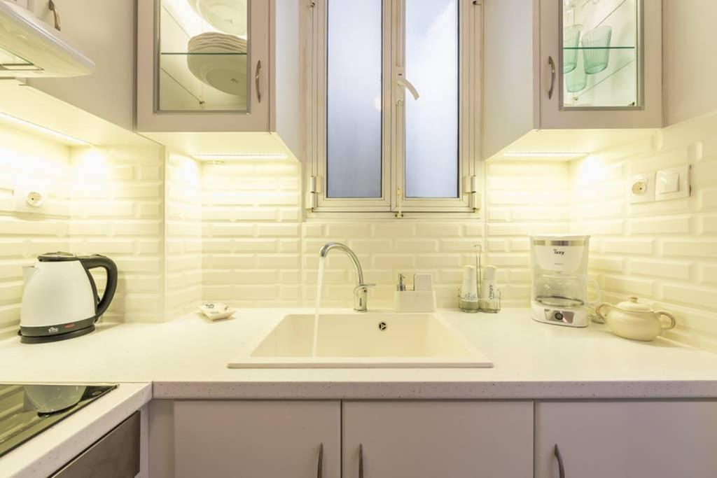 New! Bright & Remodeled 1Bed Apt 2Min Walk To Acropolis Aten Exteriör bild